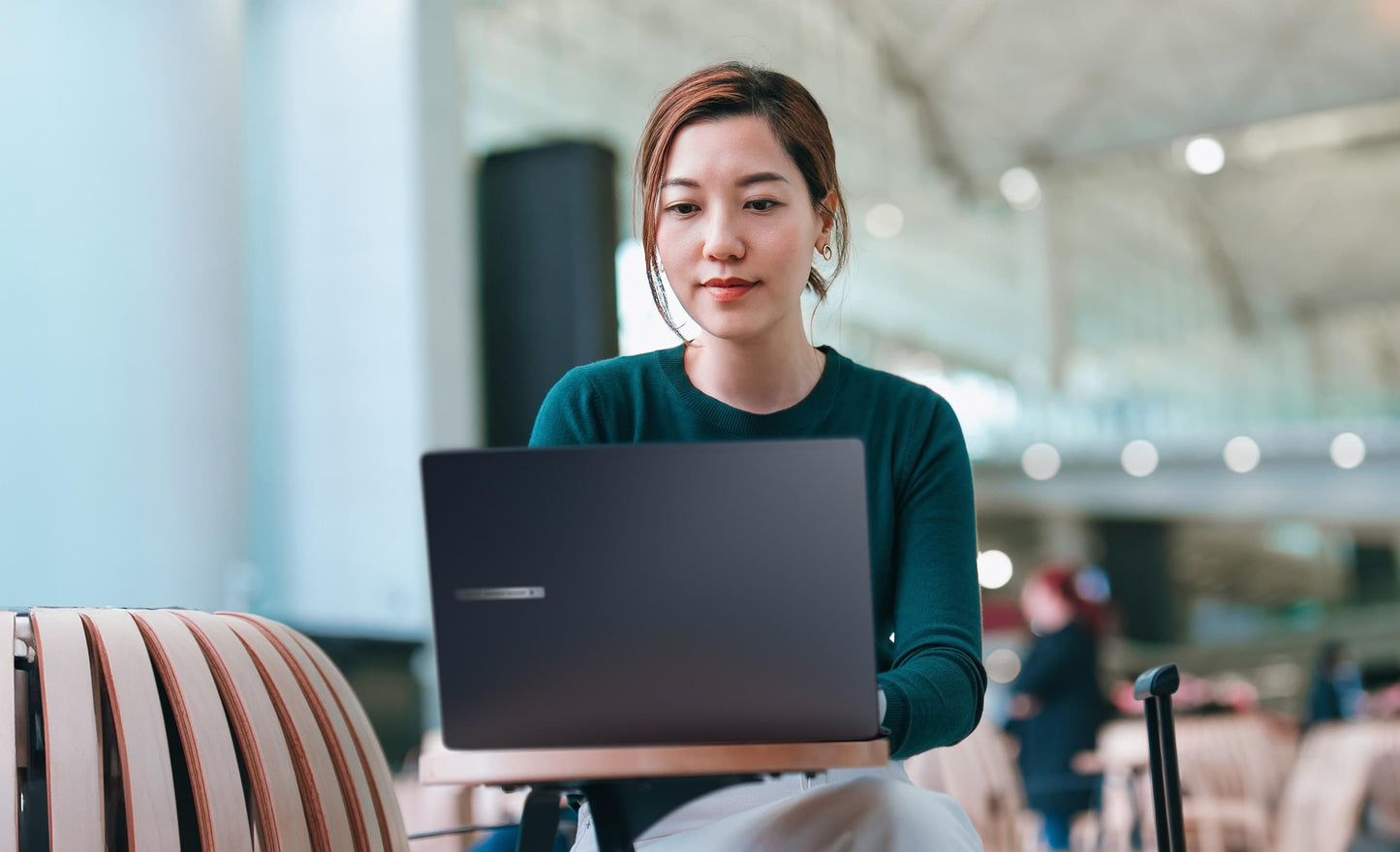 ASUS ExpertBook B3 16 B3605CCA-MB1307X official image 3